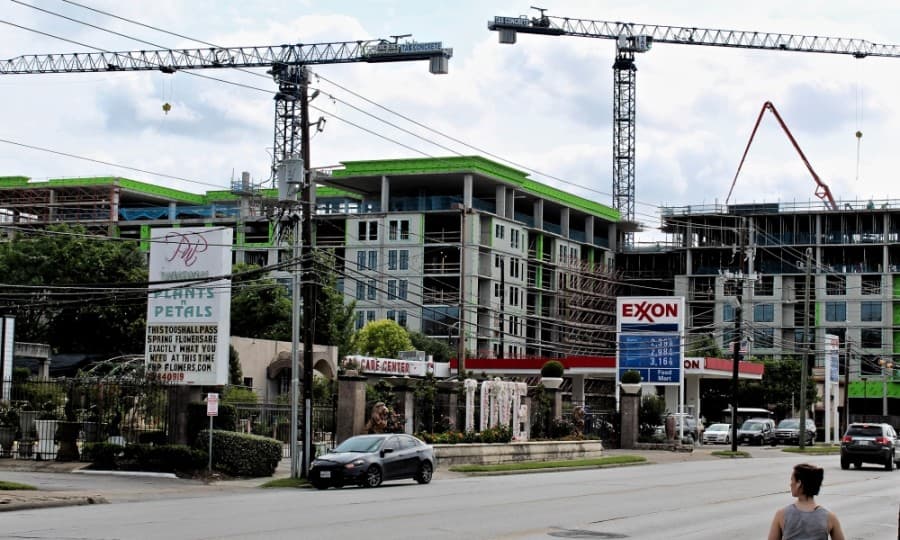 Inner Loop apartment rents tumbled by as much as 16% in 2020