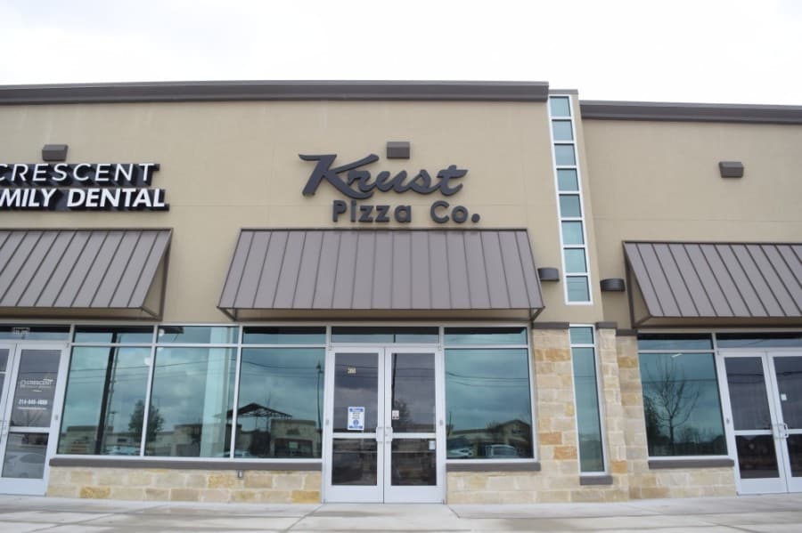 Krust Pizza Co. cooking customizable pies in McKinney
