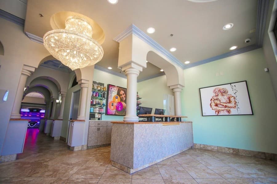 Glo Tanning reopens in Roanoke after remodeling