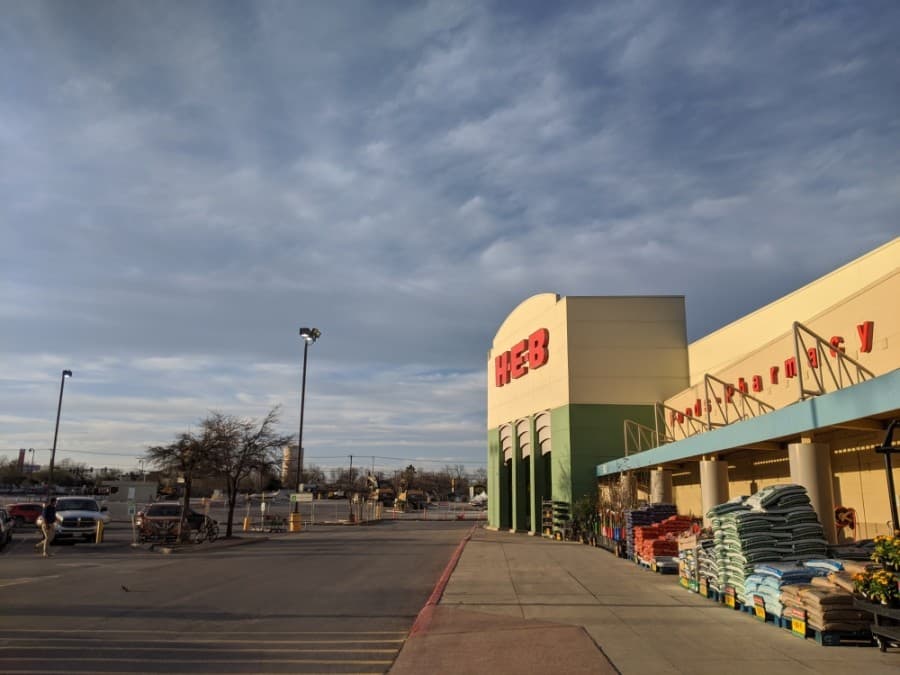 Expansion of H-E-B on Walnut Ave. in New Braunfels underway, set for late 2021 completion