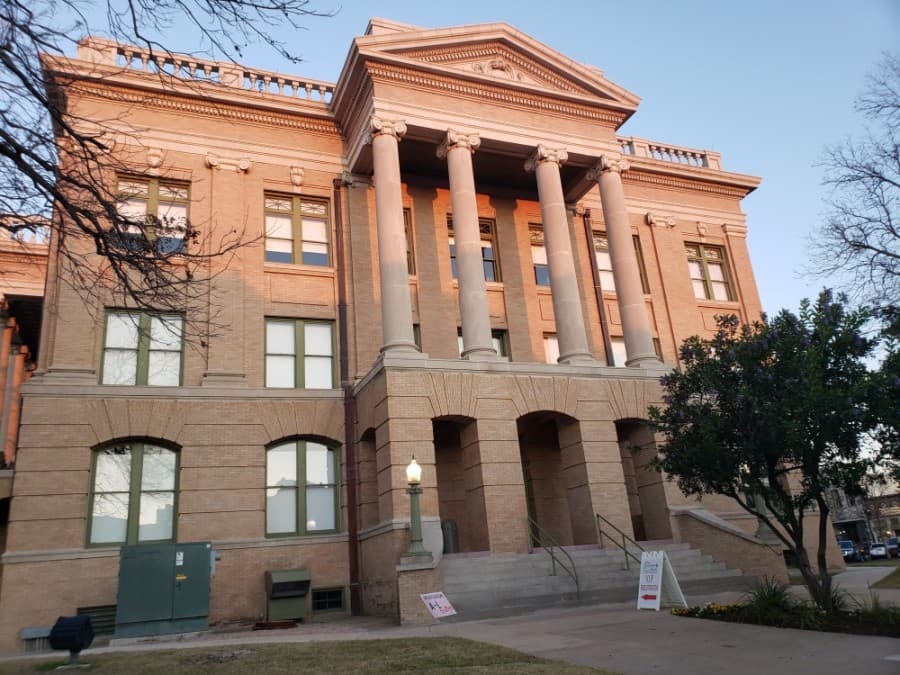 Williamson County to consider legal action against Austin hotel for homeless
