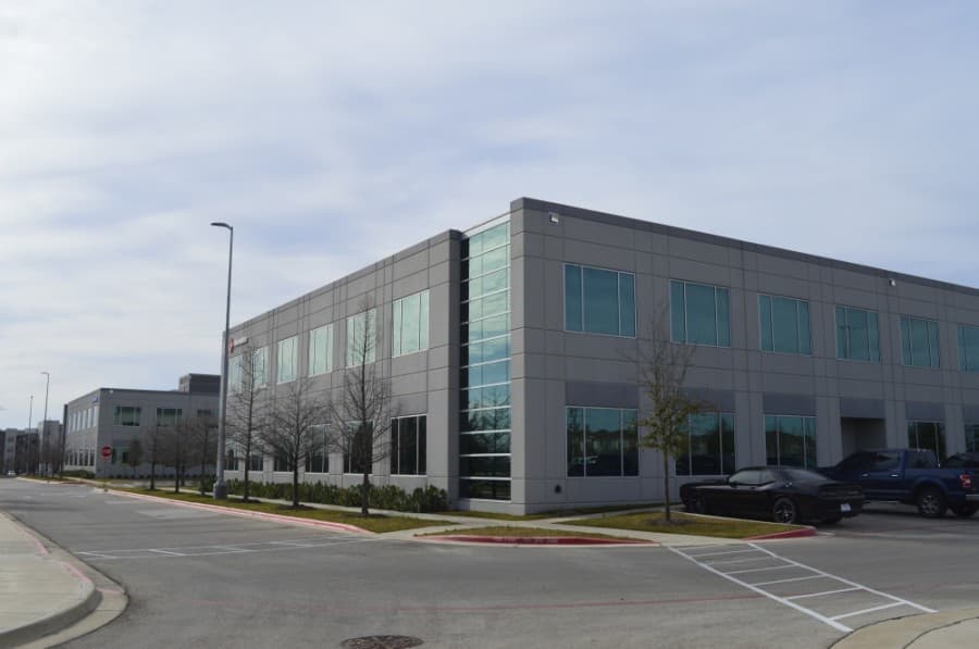 As office space vacancy rates continue climb, local analysts predict trend is temporary