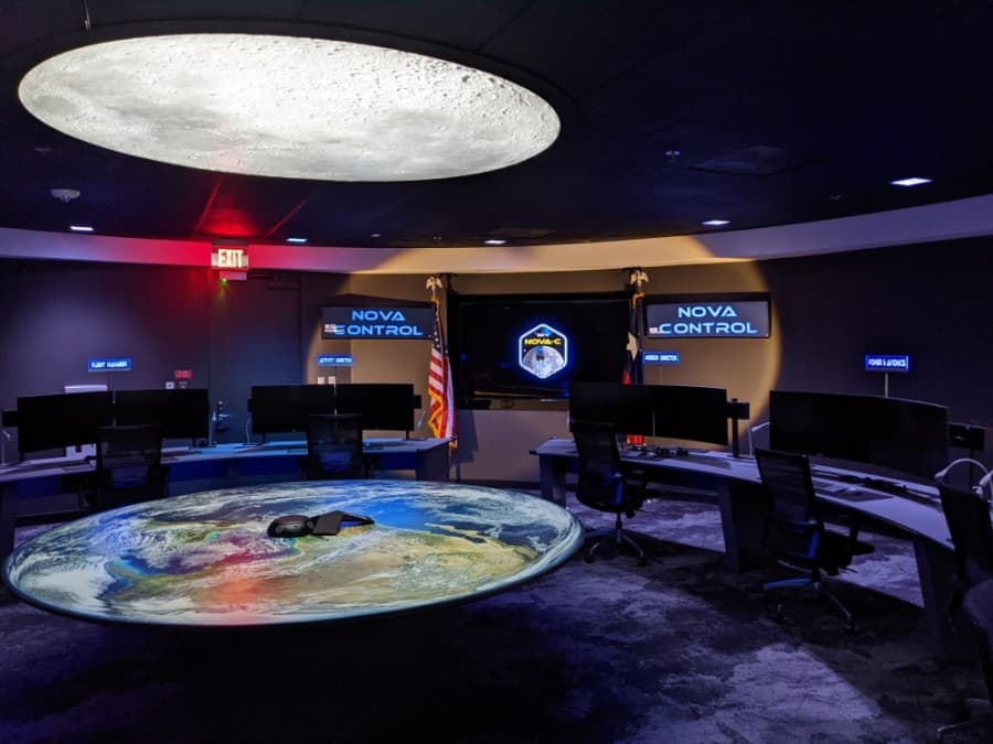 Intuitive Machines unveils mission control room for mission to the moon