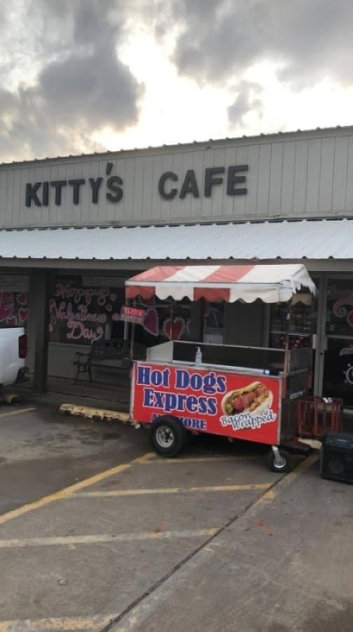 Hot Dogs Express Magnolia now open; Creole Flava food truck operating in Sugar Land and more Houston-area news