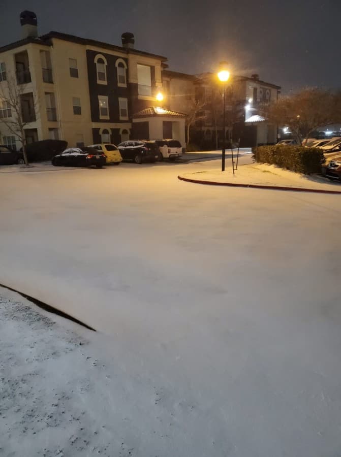 Residents of the Vineyards Apartments in Katy awoke to a blanket of snow Feb. 15. (Courtesy Amanda Pickard Nicol)