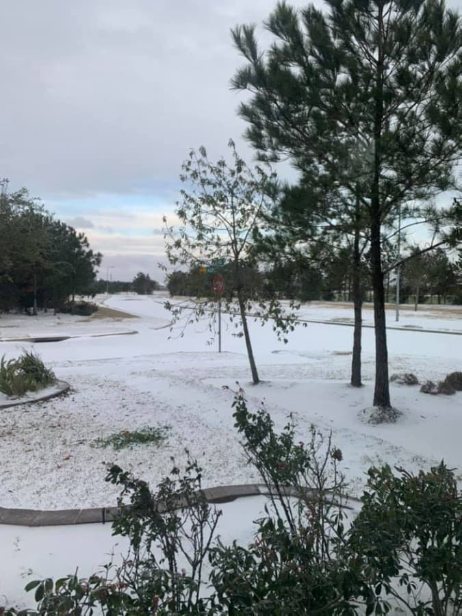 The Falls at Green Meadows neighborhood in Katy was covered in snow Feb. 15. (Courtesy Holly Porter)