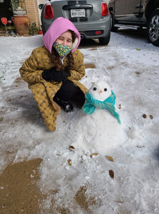 Sugar Land and Missouri City residents bundled up to play in snow. (Courtesy Pamela Contreras) 