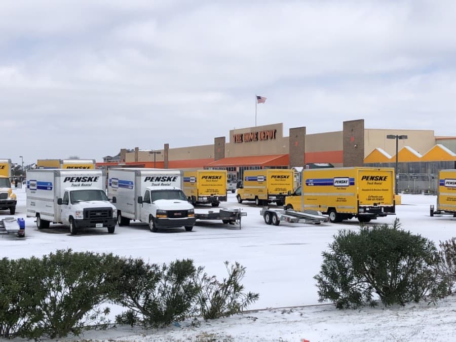 Streets and parking lots were covered in snow Feb. 15. (Claire Shoop/Community Impact Newspaper) 