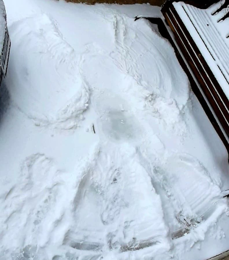 Stable Gate residents enjoy the snow. (Courtesy Linda Dawson)