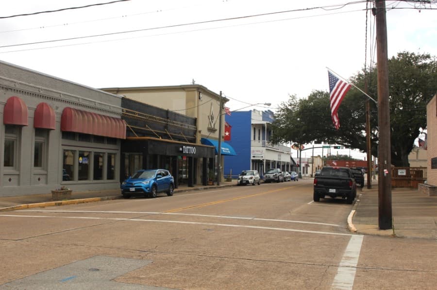 Officials at Humble City Cafe finished painting the building’s exterior electric blue and repainted the interior in the fall. (Kelly Schafler/Community Impact Newspaper)