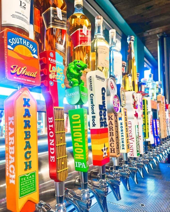 Little Woodrow's bar and grill now open in Tomball