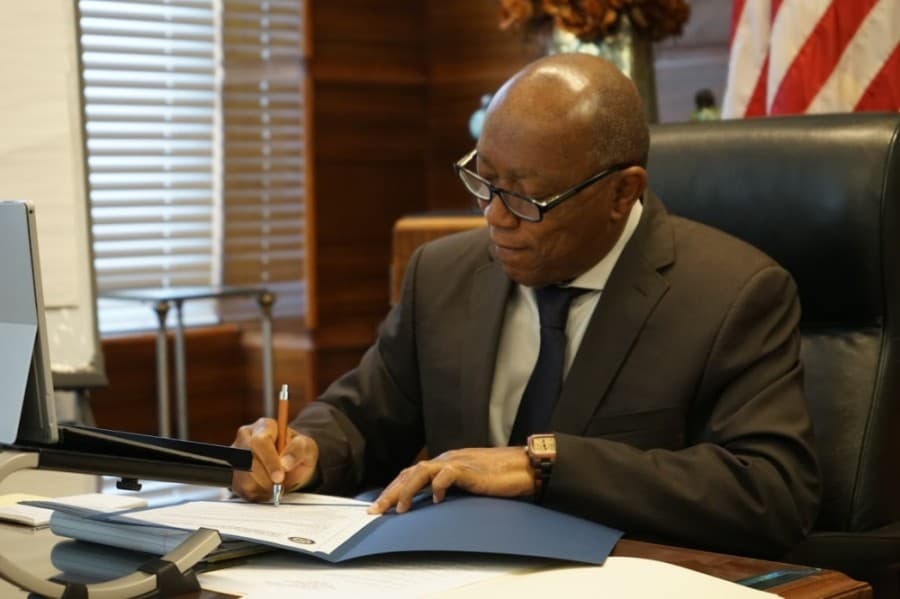 Houston becomes first in Texas to set participation goals for LGBTQ-certified businesses in city contracts
