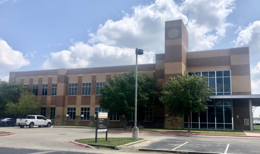 Leander ISD school board, officials discuss book club selection, review processes