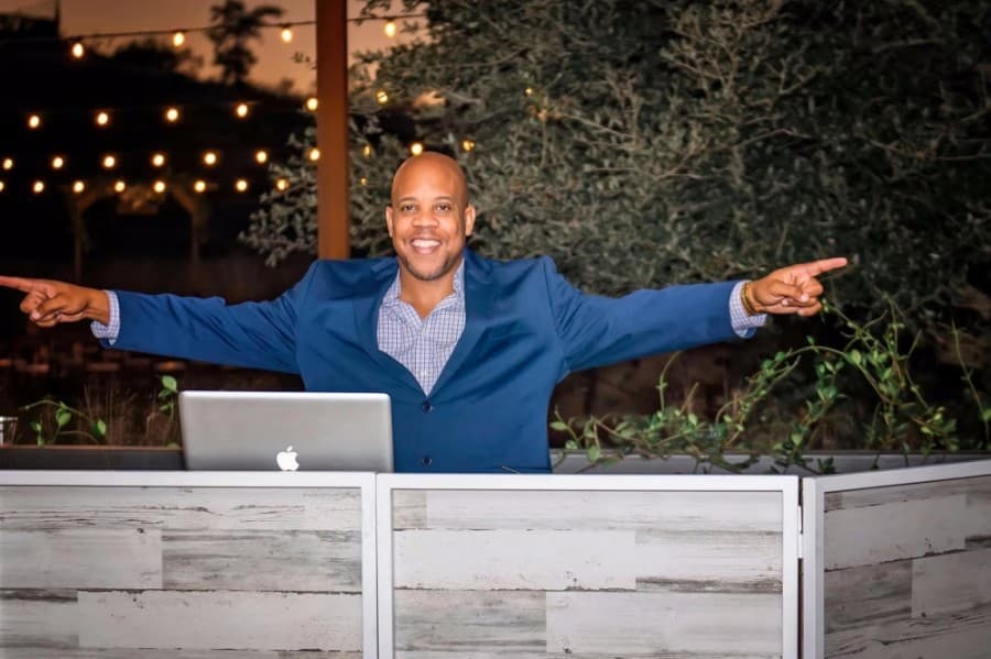 Dent removal, smoothies and a DJ: 8 new businesses now open in New Braunfels