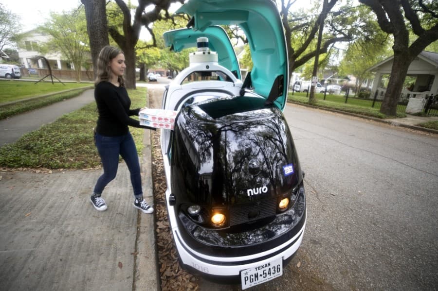 Domino's, Nuro testing robot pizza delivery in the Heights