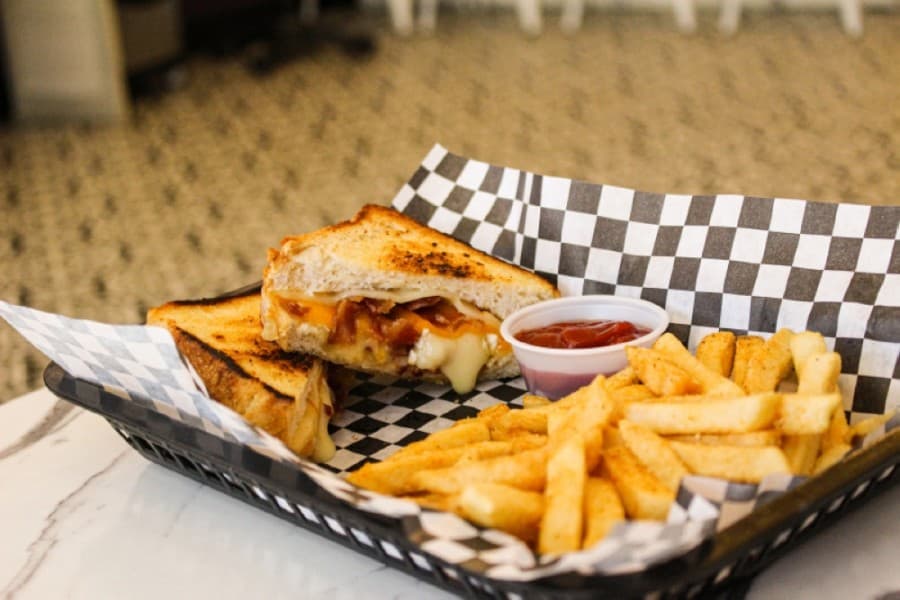 Vernele’s New Orleans Bakery & Cafe: Conroe cafe offers homemade recipes, Louisiana flair and family charm