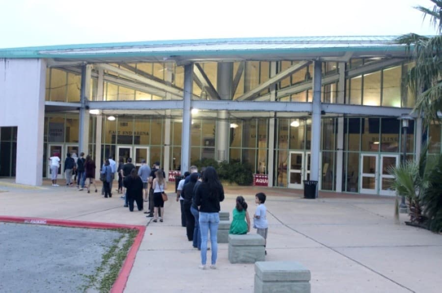 More than 8,000 Travis County voters cast ballots on first day of early voting