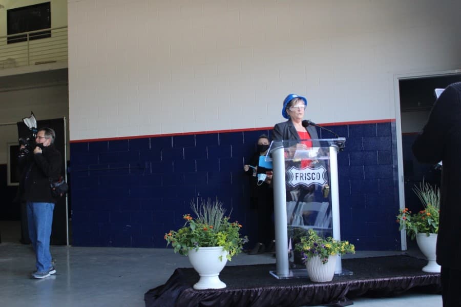 Library Director Shelley Holley closes out the groundbreaking ceremony April 20. (Miranda Jaimes/Community Impact Newspaper)