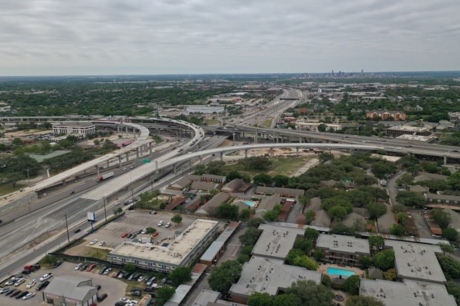Watch for nightly lane closures on US 183 as TxDOT builds new I-35 flyover