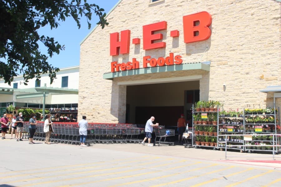 H-E-B makes curbside services free