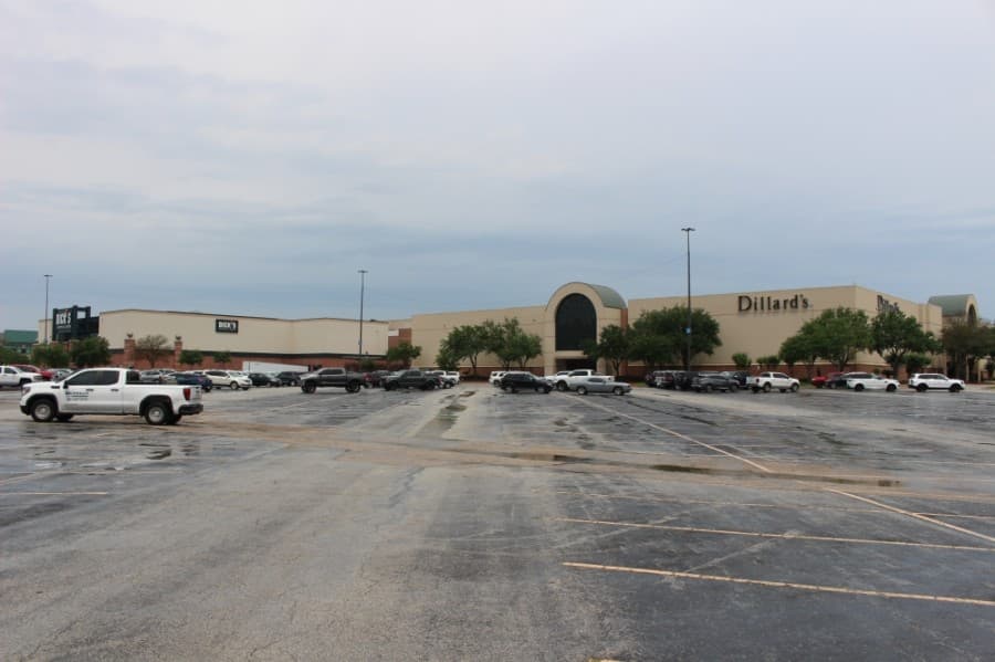 Two new stores open in The Woodlands Mall through April