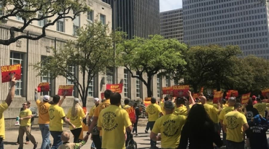 Appeals court rules in favor Houston firefighters in collective bargaining case