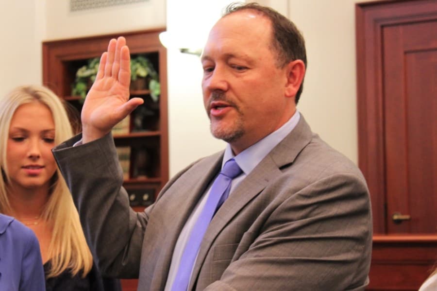 Randy Robbins takes the oath of office for Southlake City Council Place 2. (Sandra Sadek/Community Impact Newspaper)