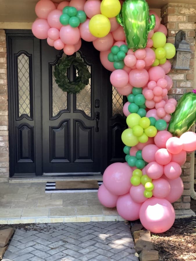The new business offers custom balloon garlands and balloon mosaics for special occasions that can be delivered across the Greater Houston area. (Courtesy Balloon Mama) 