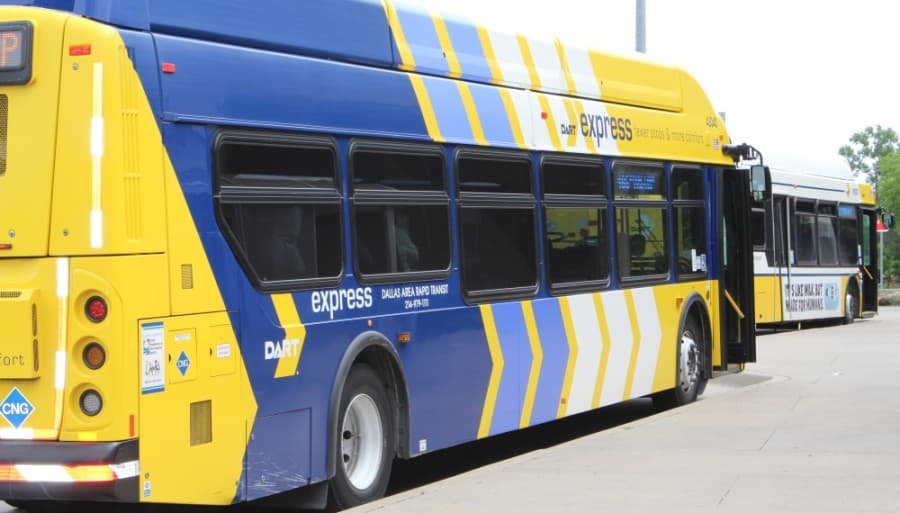 Dallas Area Rapid Transit to continue requiring face masks for passengers