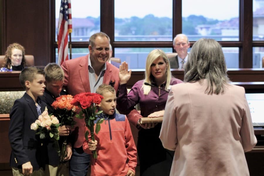 Incumbents Chuck Kelley, Callie Rigney sworn in for second terms on Colleyville City Council