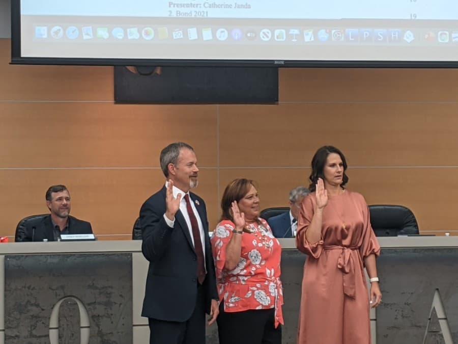 Comal ISD board of trustees swears in members, appoints Jason York new board president