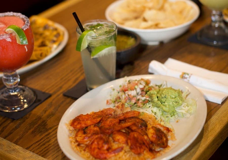 Los Molcajetes reopens Roanoke restaurant in new Oak Street location