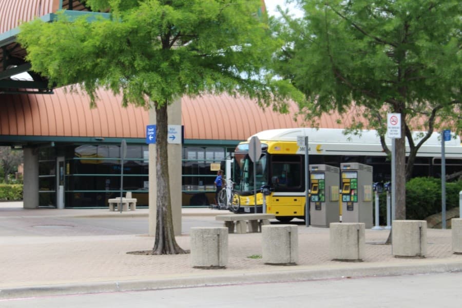 A DART bus leaves the Arapaho Center Station in Richardson. (William C. Wadsack/Community Impact Newspaper)