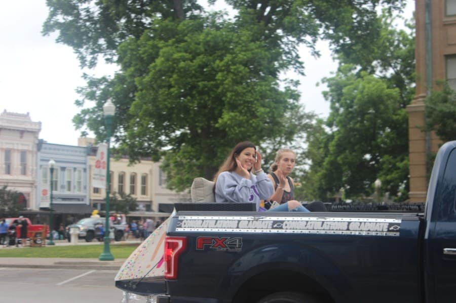 Georgetown High School, East View High School and Richarte High School held a community parade for the class of 2021. (Fernanda Figueroa/Community Impact Newspaper)