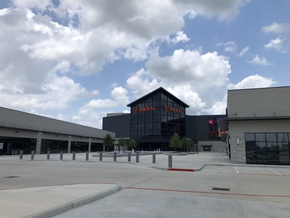 Regal Benders Landing theater announces opening date and features