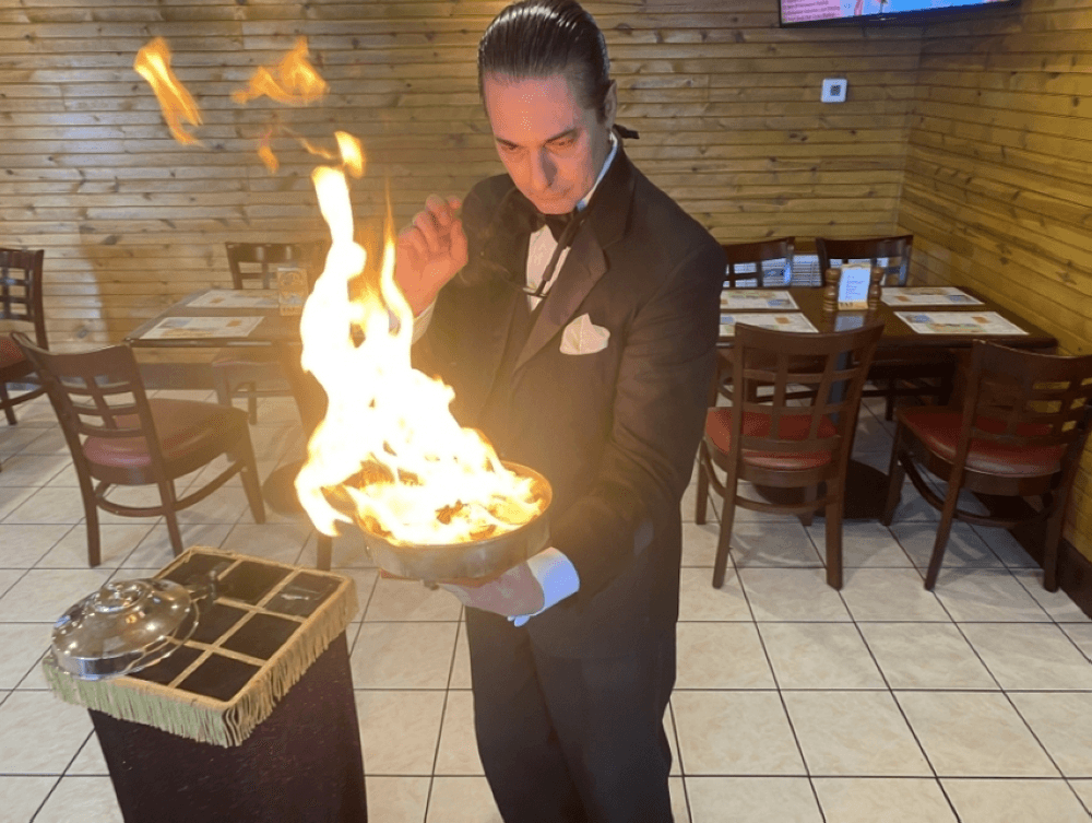 Indian restaurant serves up magic, robots in Round Rock