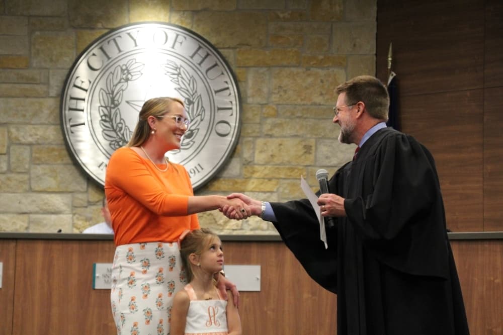 Krystal Kinsey sworn to Hutto City Council Place 5 seat