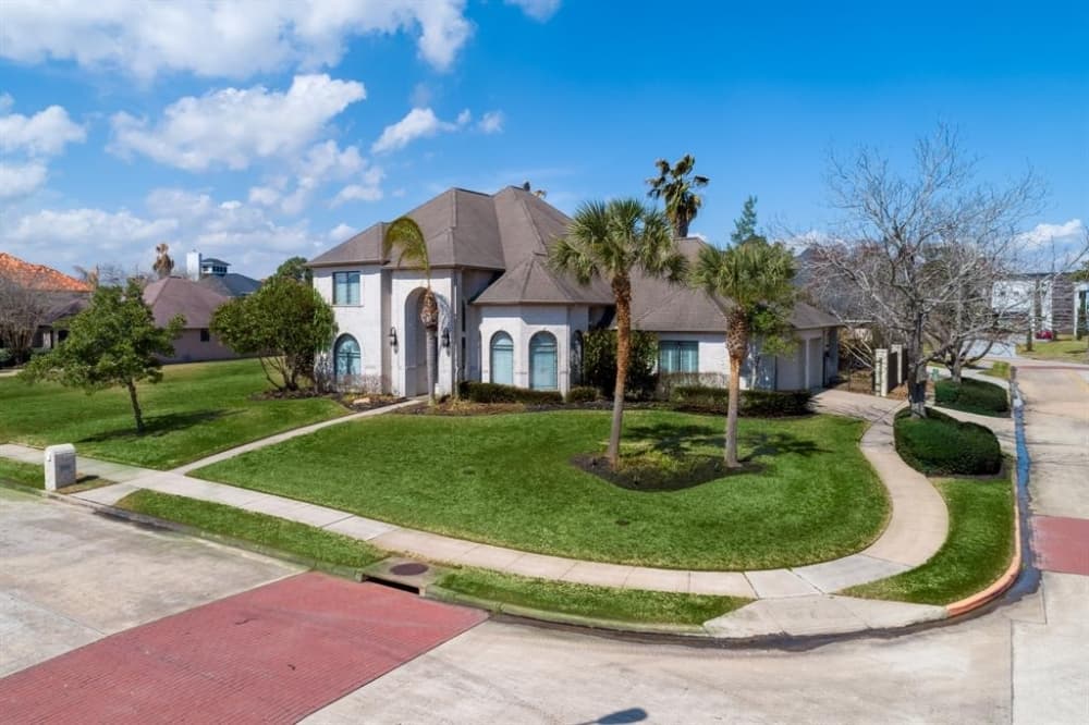 Learn about Magnolia Estates, June's featured neighborhood