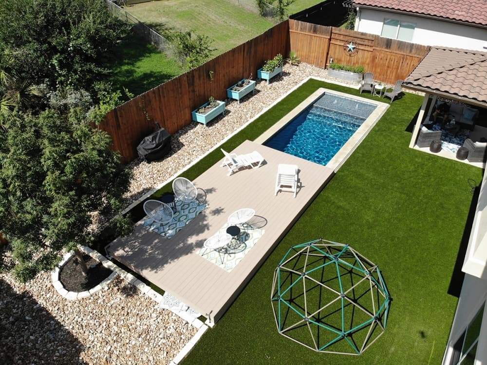 Texas Tiny Pools created a sliding deck cover that offers clients several benefits. (Courtesy Cate Black Photography)