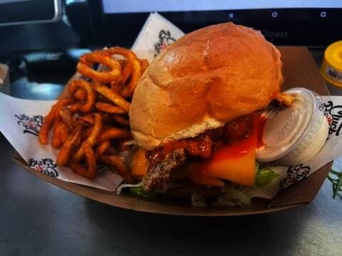 Cluck-N-Burger food truck to hold grand opening event in Pflugerville