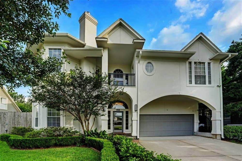 3503 Aberdeen Way, Houston: This home, built in 2000, was recently updated and features quartzite countertops, high-end appliances, subway tile backsplash, a butler’s pantry, a large breakfast room and a large pantry. It additionally features a first floor with an open entryway, two fireplaces, a wet bar with a wine fridge, wood floors, millwork and updated cabinetry. 4 bed, 3 full and 1 half bath/4,162 sq. ft. Sold for $947,001-$1,082,000 on July 19. (Courtesy Houston Association of Realtors)