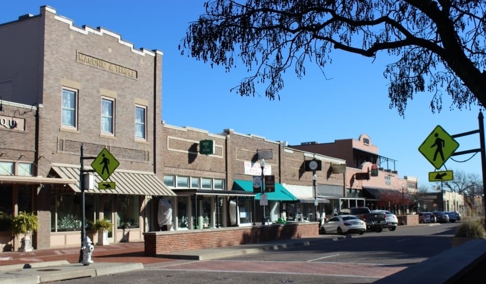 Lewisville City Council OKs ordinance allowing smaller apartments to be built in Old Town