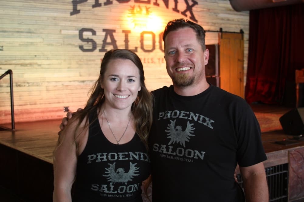 Phoenix Saloon: Downtown restaurant and bar preserves historic flavor