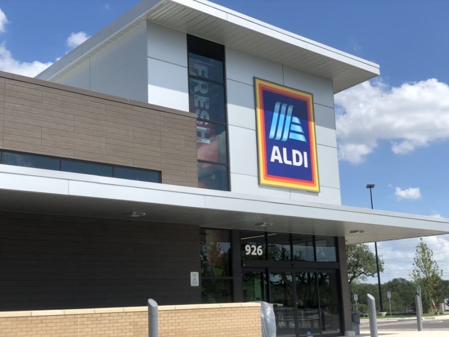 Aldi opens in Georgetown; Willie Nelson donates signed guitar and more Central Texas news