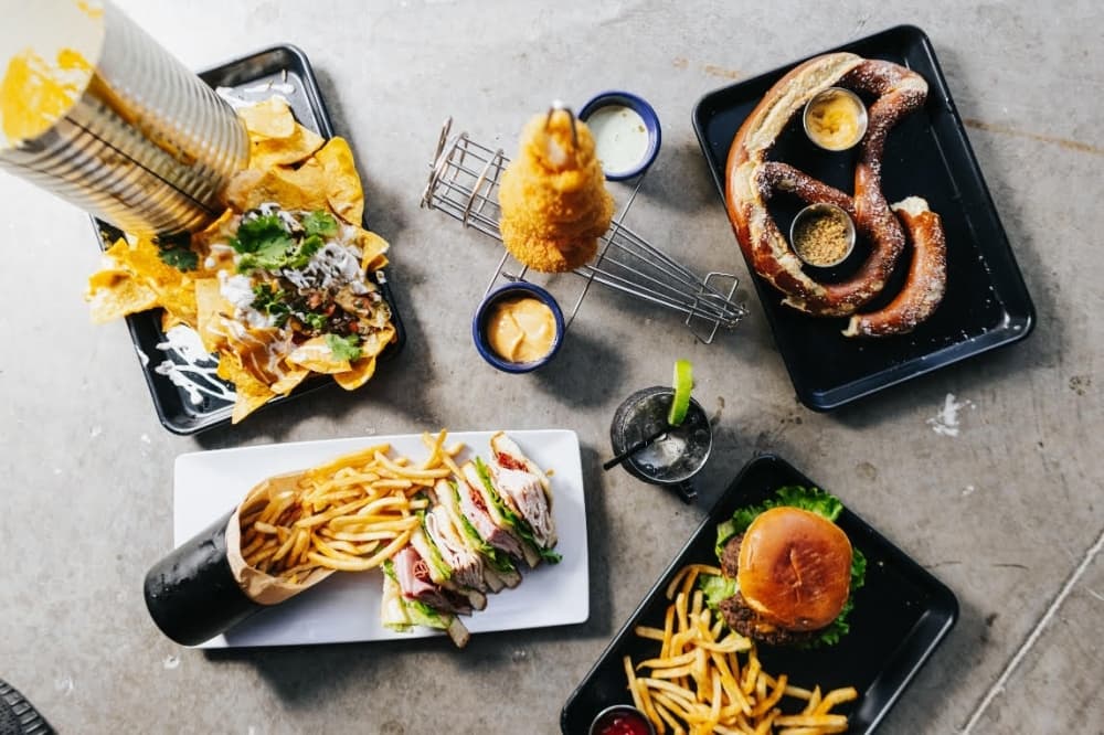 Bar and restaurant Ace's Sports Hangar opens in Richardson