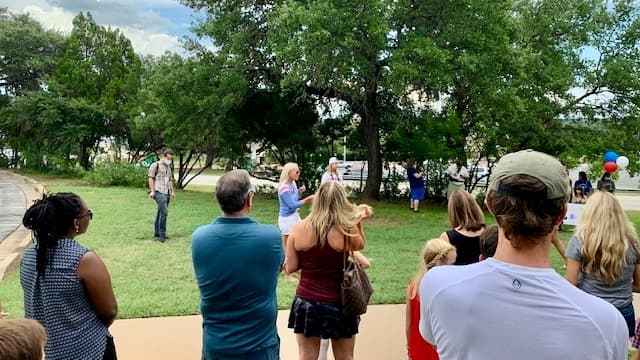 Eanes ISD parents rally, speak out against mandate to wear masks