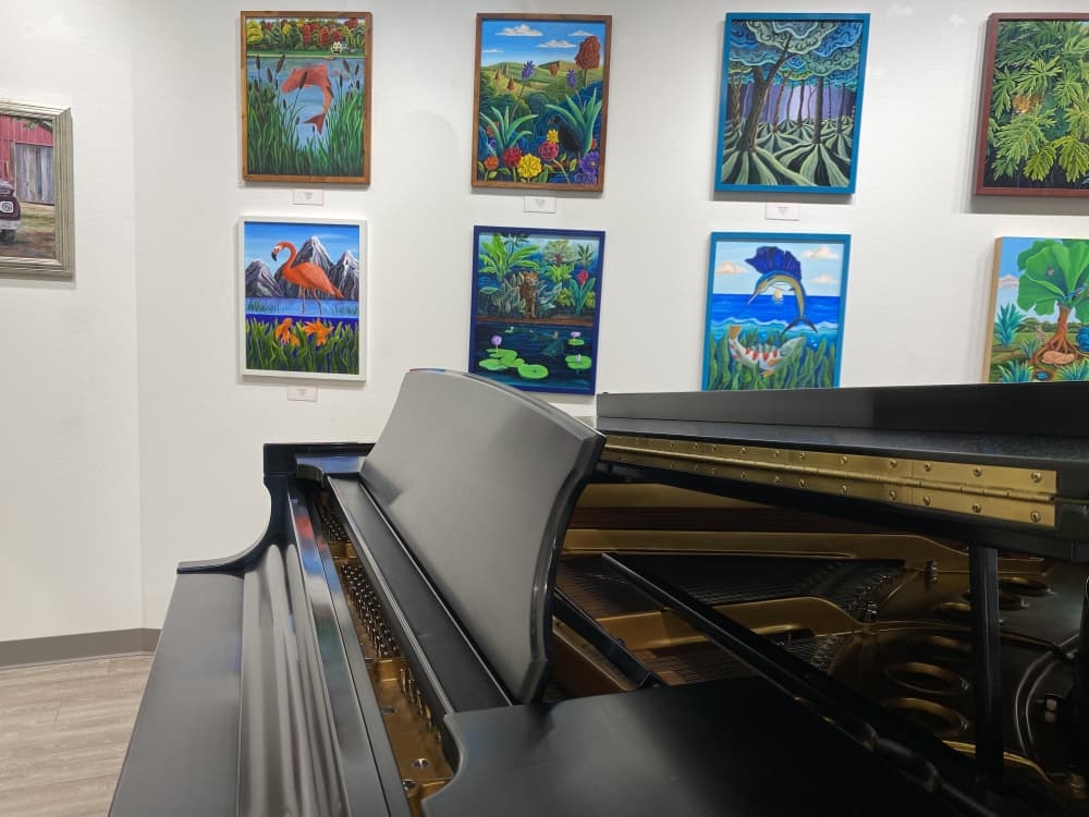 A Steinway grand piano is often played at art exhibits or other events in the gallery. 