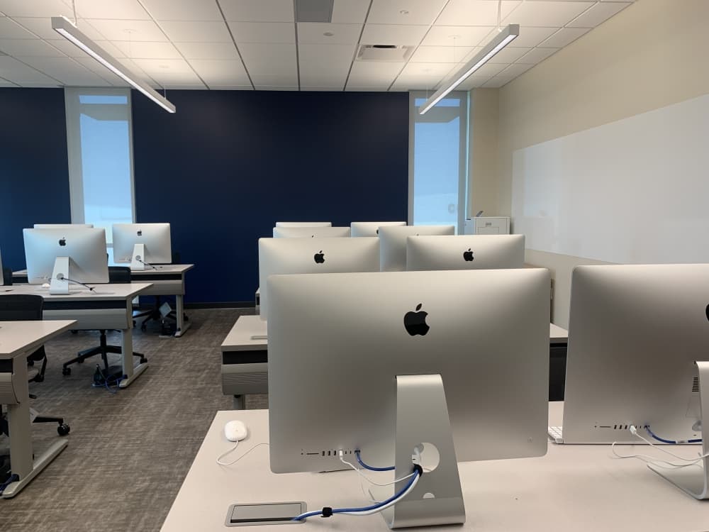 While most labs are a hybrid of Macs and PCs, Apple-only labs are where students learn software development and Mac operating systems. (Brooklynn Cooper/Community Impact Newspaper)