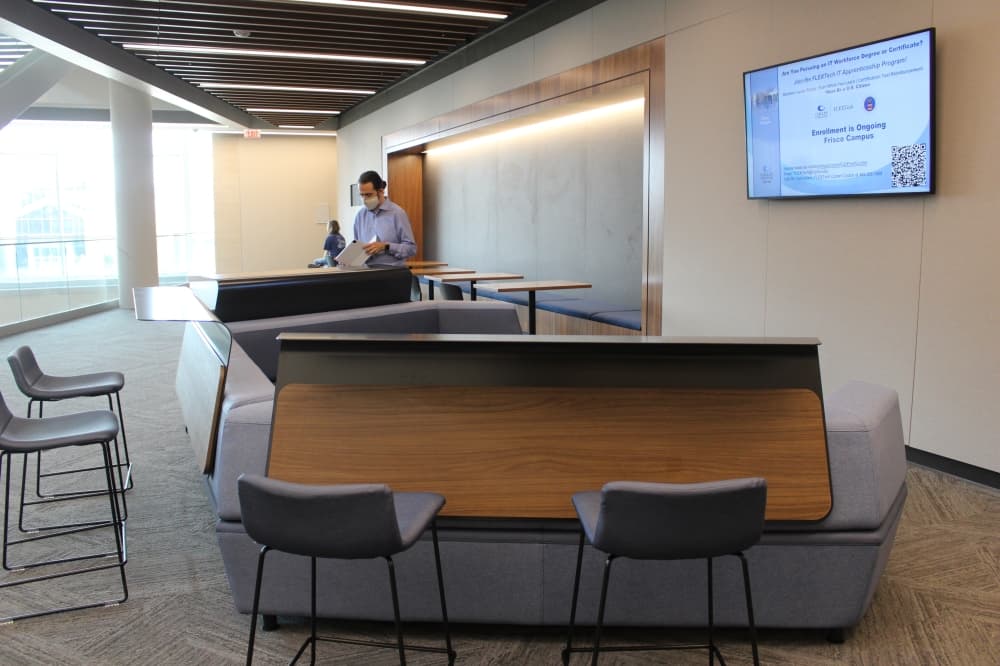 This communal area on the IT Center's second level features seating for students to study or socialize. (Brooklynn Cooper/Community Impact Newspaper)