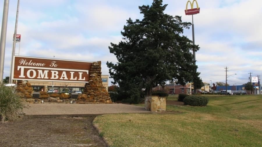 City of Tomball agrees to enter negotiations with Lovett Industrial to develop 240-acre tract at Hwy. 249, Rocky Road